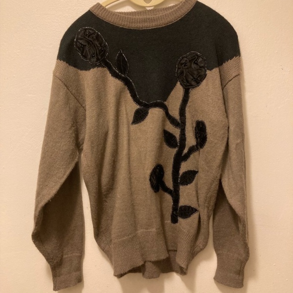 80’s vintage sweater great for the holidays! - Picture 7 of 7